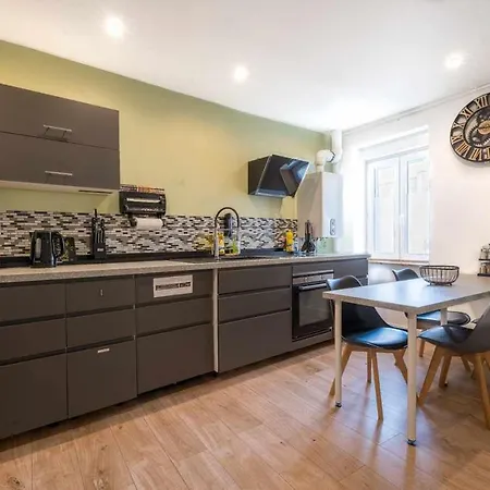 Rum i privatbostad 26m - Salon Et Kitchenette Prive - Wifi Woippy