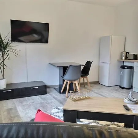 26m - Salon Et Kitchenette Prive - Wifi * Woippy
