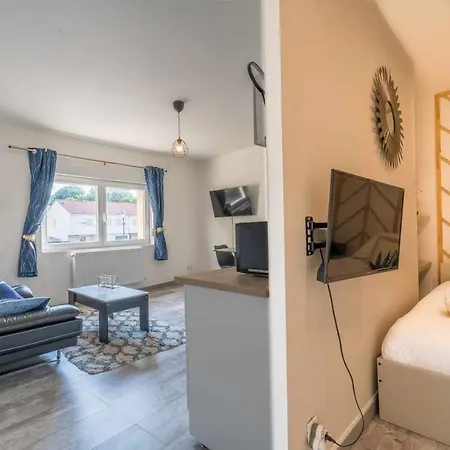 Rum i privatbostad 26m - Salon Et Kitchenette Prive - Wifi